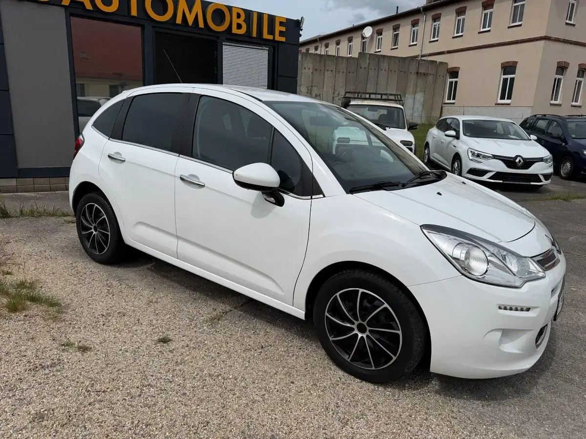Gebraucht Citroën C3 SELECTION 68 PS (50 kW) 2016 Weiß Kleinwagen