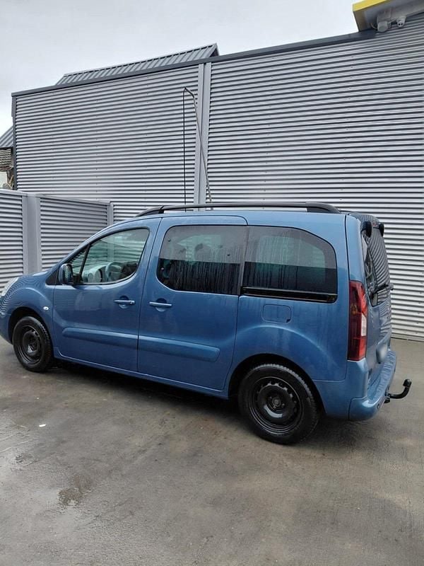 Gebraucht Peugeot Partner Tepee 120 PS (88 kW) 2017 Blau Van / Kleinbus