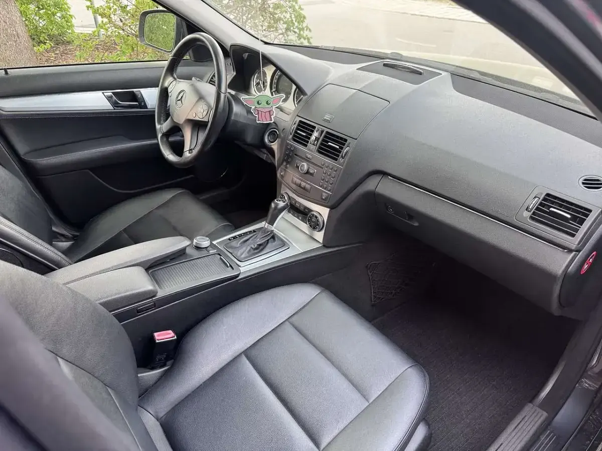 Gebraucht Mercedes C320 224 PS (164 kW) 2007 Grau Limousine