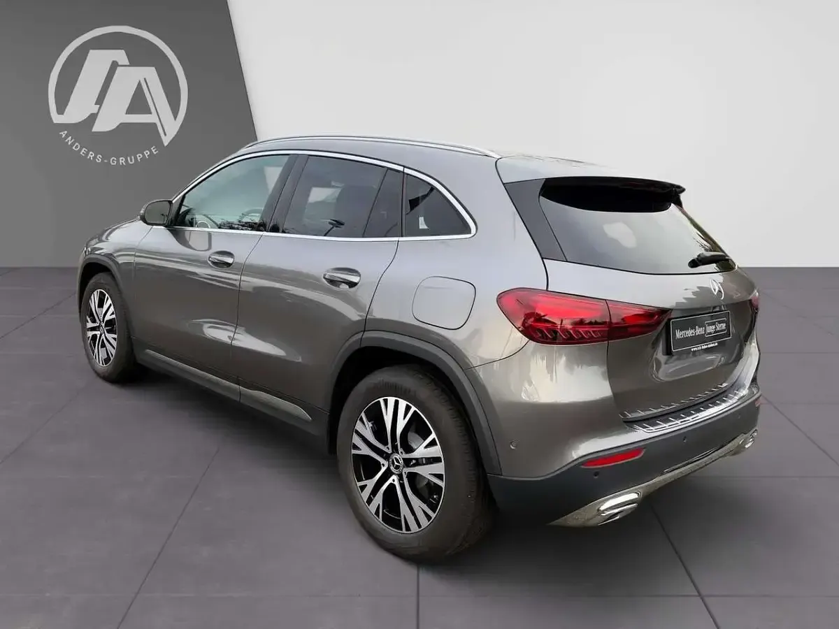 Gebraucht Mercedes GLA220 Progressive 190 PS (139 kW) 2024 Mountaingrau SUV