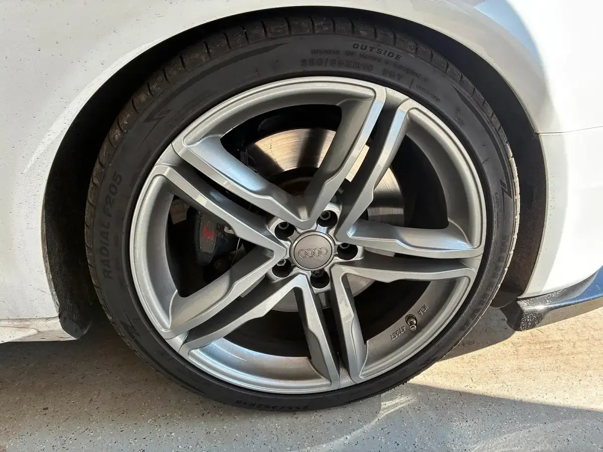 Używany Audi S4 333 KM (244 kW) 2010 Biały Sedan/Limuzyna