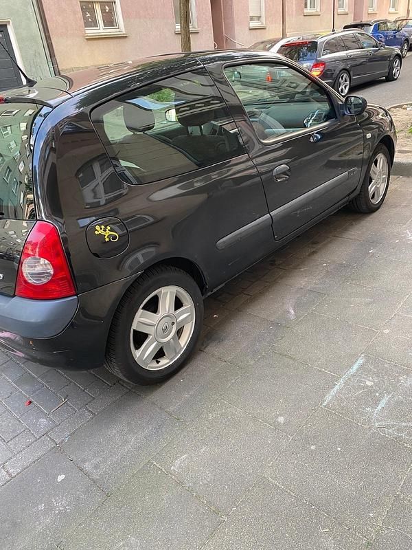 Second-hand Renault Clio II 2004 Negru Hatchback