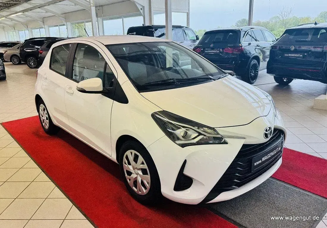 Gebraucht Toyota Yaris Comfort 72 PS (52 kW) 2018 Weiß Limousine