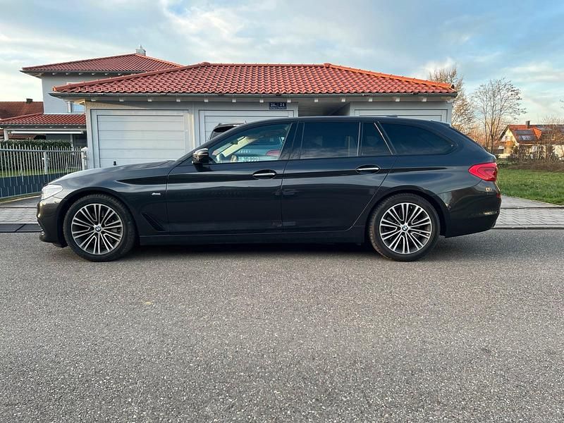 Grau Gebraucht 2018 BMW 530 Shadowline Kombi | 23.900 € (Superpreis) - Bild 1/4