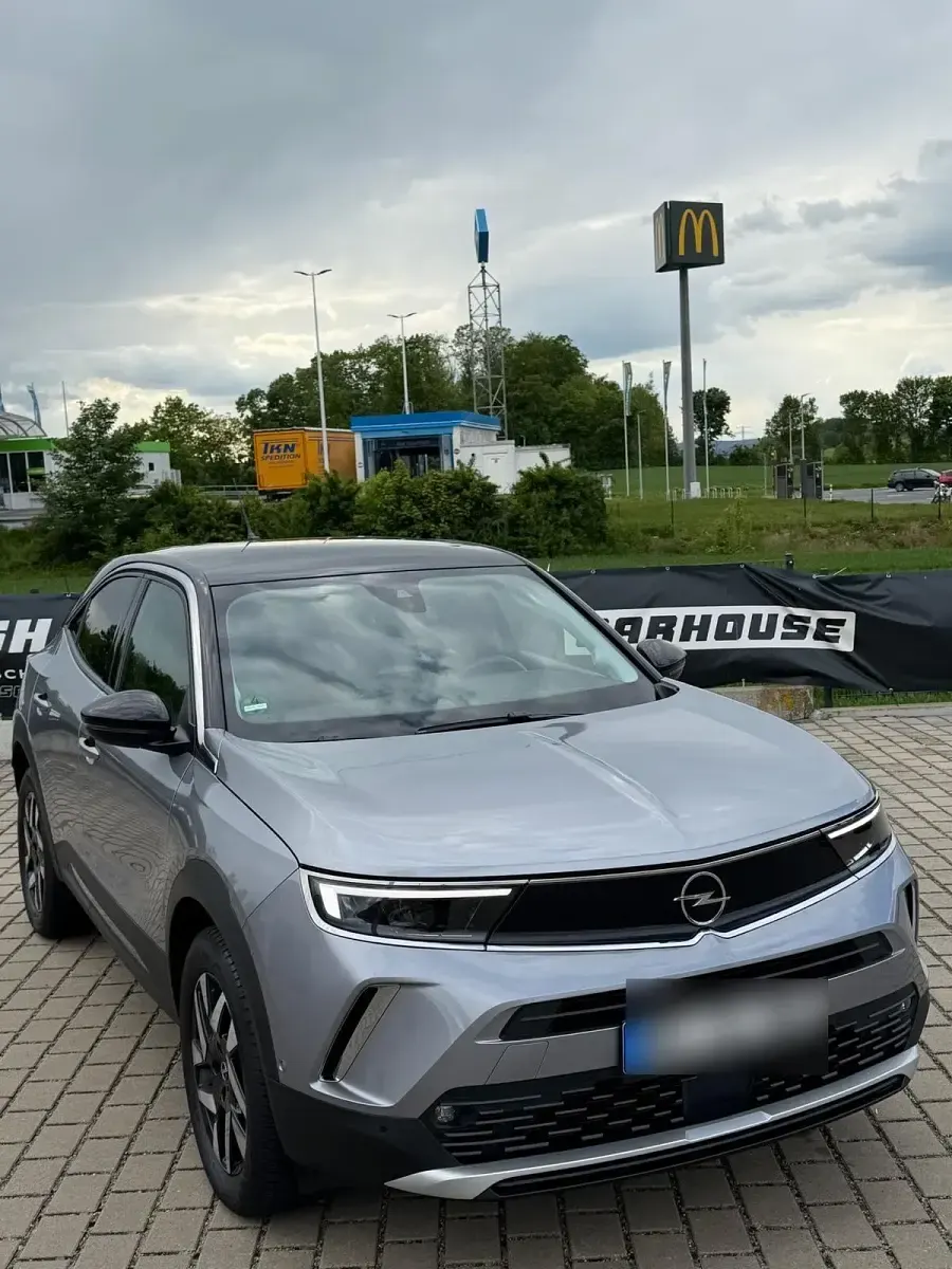 Gebraucht Opel Mokka 131 PS (96 kW) 2023 Grau SUV