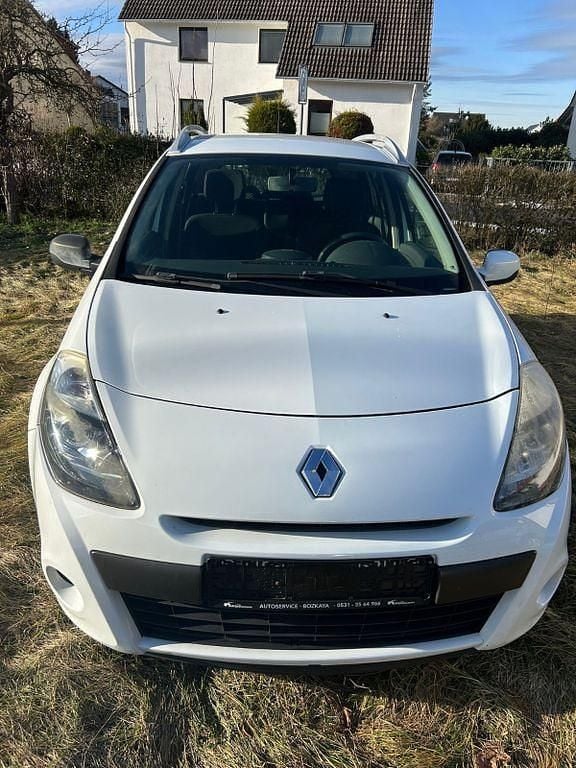 Weiß Gebraucht 2009 Renault Clio III Limousine | 2.390 € (Fairer Preis) - Bild 1/4