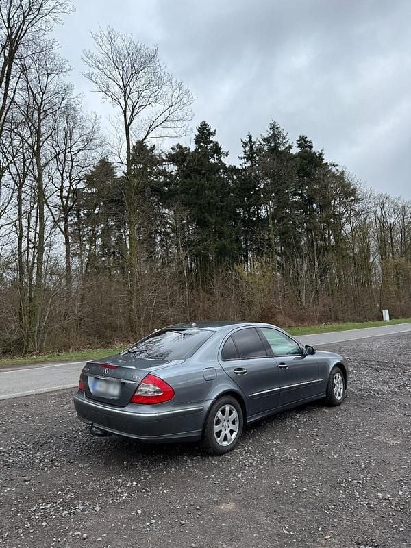 Gebraucht Mercedes E220 170 PS (125 kW) 2006 Grau Limousine