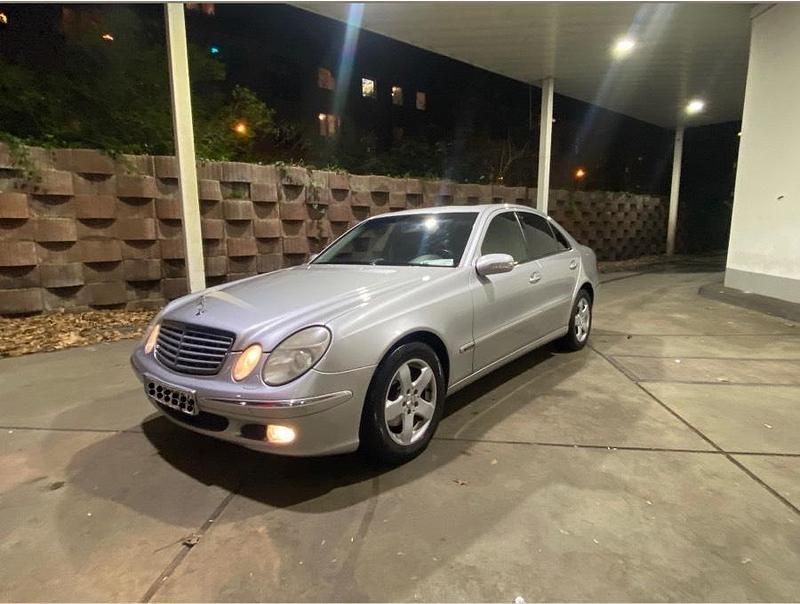 Gebraucht Mercedes E320 Elegance 224 PS (164 kW) 2004 Silber Limousine