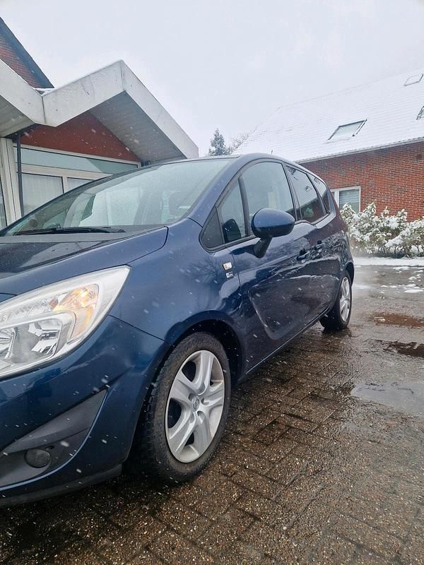 Second-hand Opel Meriva 110 CP (80 kW) 2012 Albastru Monovolum