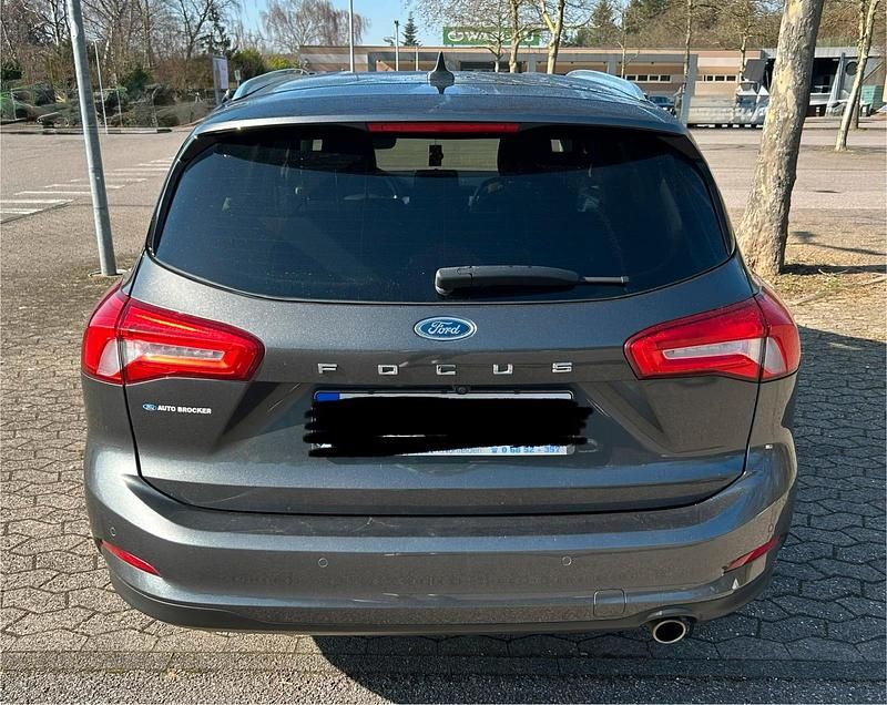 Gebraucht Ford Focus 125 PS (91 kW) 2021 Grau Kombi