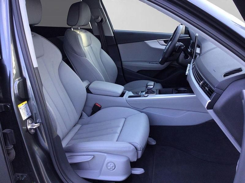 Gebraucht Audi A4 S-Line 150 PS (110 kW) 2023 Grau Kombi