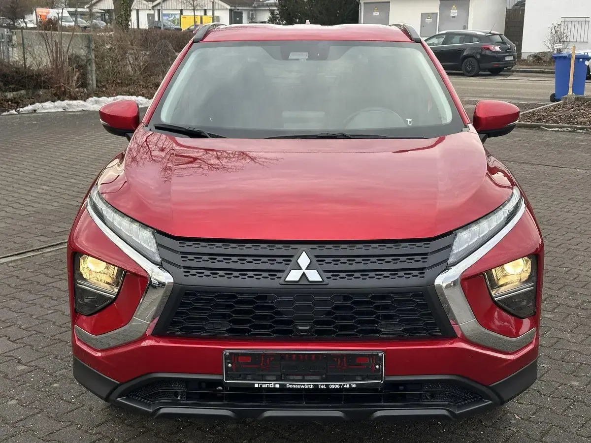 Gebraucht Mitsubishi Eclipse Cross Basis 188 PS (138 kW) 2022 Rot SUV