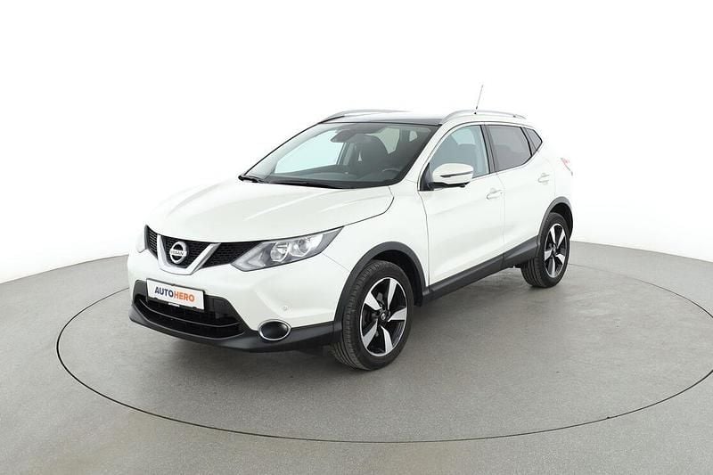 Weiß Gebraucht 2017 Nissan Qashqai N-Connecta SUV | 14.220 € (Fairer Preis) - Bild 1/3