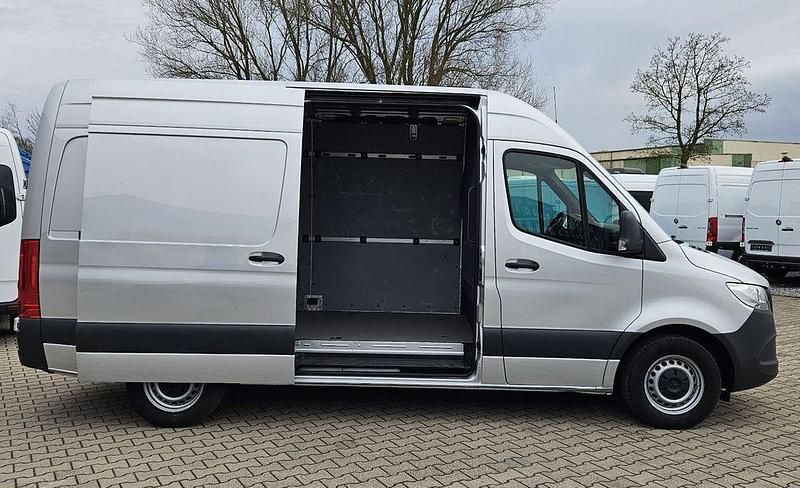 Gebraucht Mercedes Sprinter 150 PS (110 kW) 2022 Silber Van
