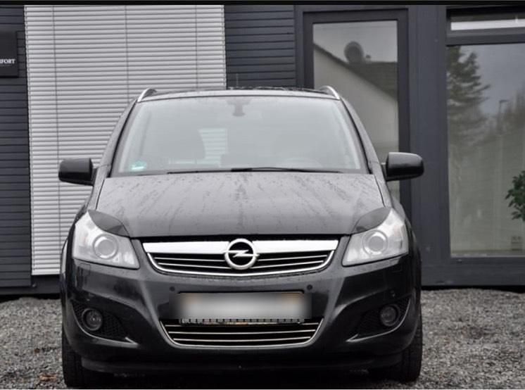 Schwarz Gebraucht 2013 Opel Zafira Van / Kleinbus | 3.700 € (Superpreis) - Bild 1/4