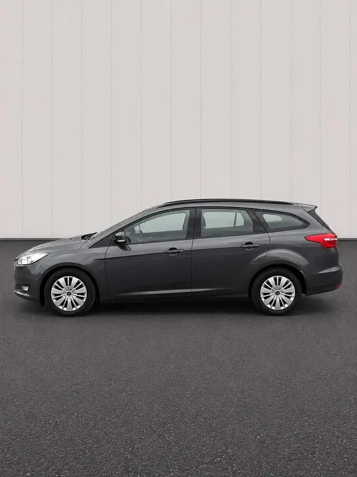 Gebraucht Ford Focus 125 PS (91 kW) 2017 Grau Kombi