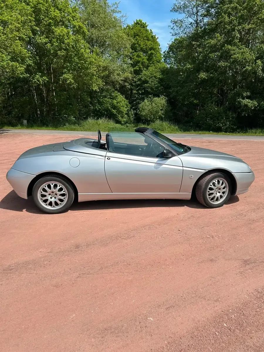 Gebraucht Alfa Romeo Spider 150 PS (110 kW) 2000 Silber Cabrio