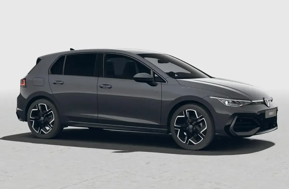 Neu VW Golf VIII R-line 204 PS (150 kW) 2026 Moonstone grey/black roof Limousine