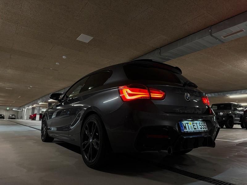 Gebraucht BMW M135 326 PS (239 kW) 2016 Grau Kleinwagen