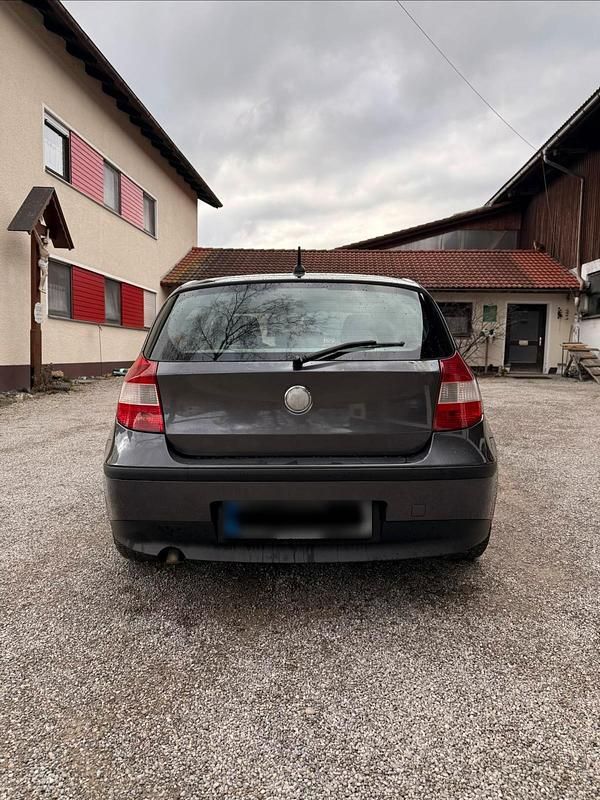 Gebraucht BMW 118 122 PS (89 kW) 2005 Grau Kleinwagen