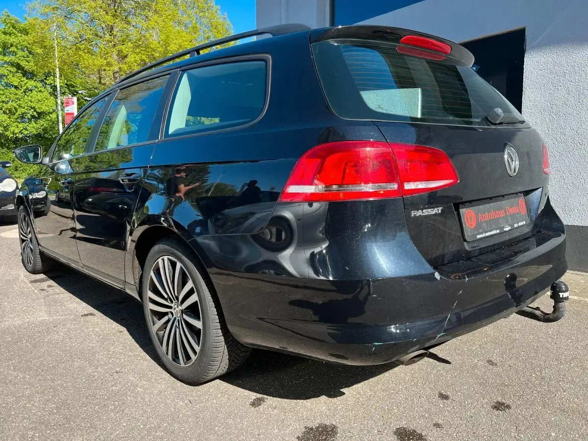 Gebraucht VW Passat 105 PS (77 kW) 2011 Schwarz Limousine