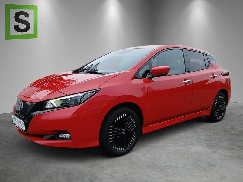 Rot Gebraucht 2023 Nissan Leaf N-Connecta Kleinwagen | 23.990 € (Etwas zu teuer) - Bild 1/4