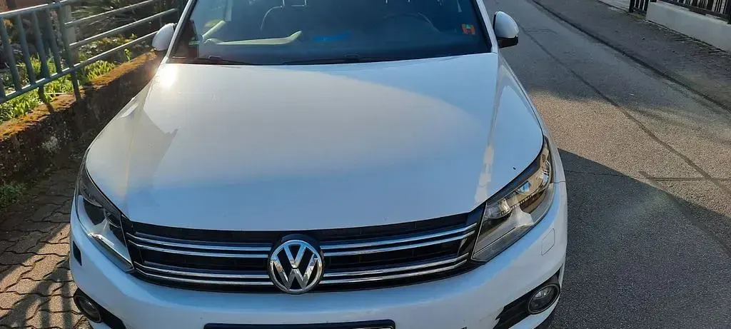 Gebraucht VW Tiguan LOUNGE 150 PS (110 kW) 2015 Weiß SUV