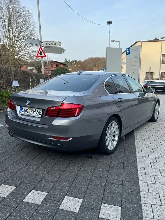 Gebraucht BMW 530 258 PS (189 kW) 2015 Grau Limousine