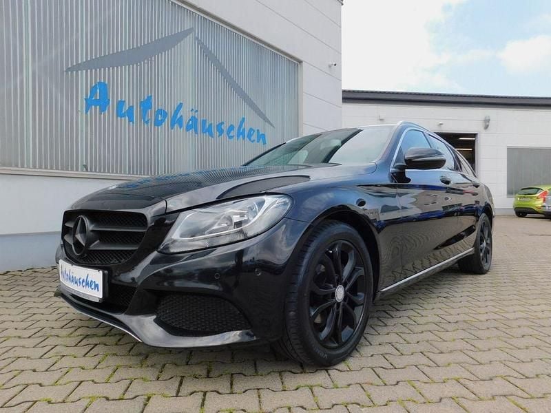 Schwarz Gebraucht 2016 Mercedes C180 Avantgarde Limousine | 11.999 € (Superpreis) - Bild 1/4