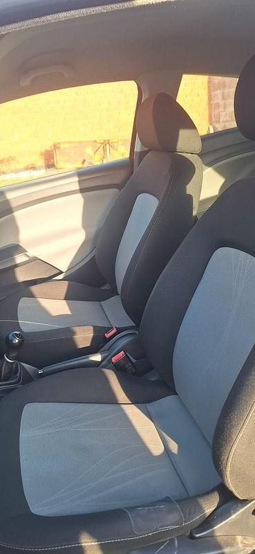 Gebraucht Seat Ibiza SC Reference 69 PS (50 kW) 2012 Rot Kleinwagen