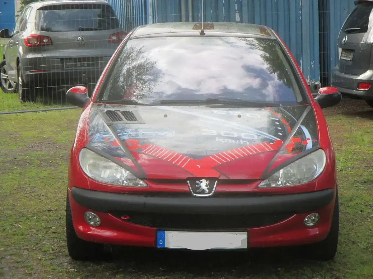 Gebraucht Peugeot 206 60 PS (44 kW) 2003 Rot Kleinwagen