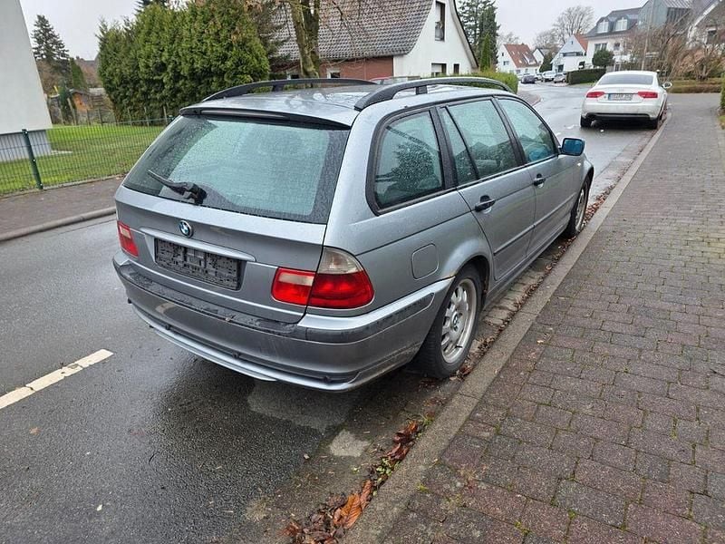 Gebraucht BMW 320 150 PS (110 kW) 2005 Silber Kombi