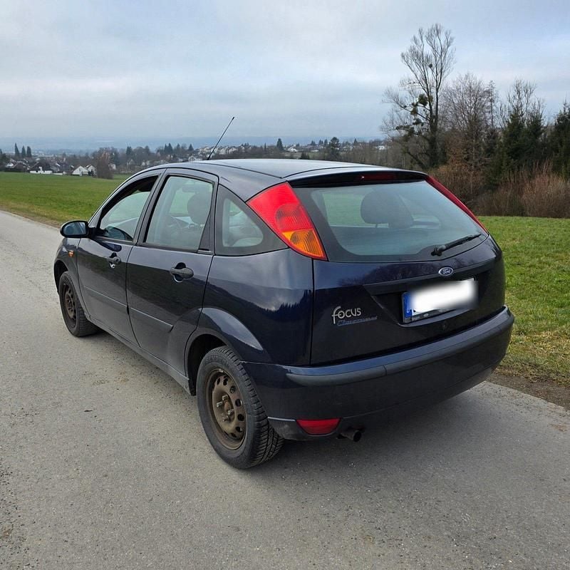 Usata Ford Focus 101 CV (74 kW) 2003 Blu Berlina