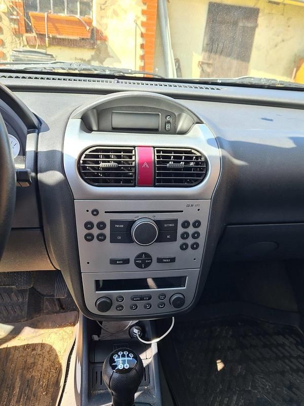 Second-hand Opel Corsa 80 CP (58 kW) 2006 Hatchback