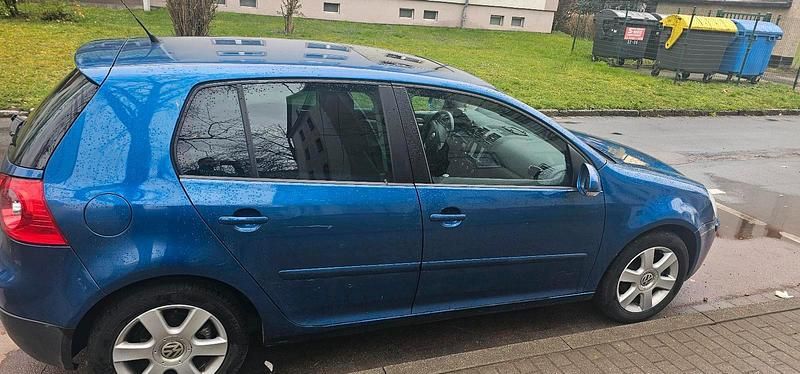 Gebraucht VW Golf V 122 PS (89 kW) 2007 Blau Kleinwagen
