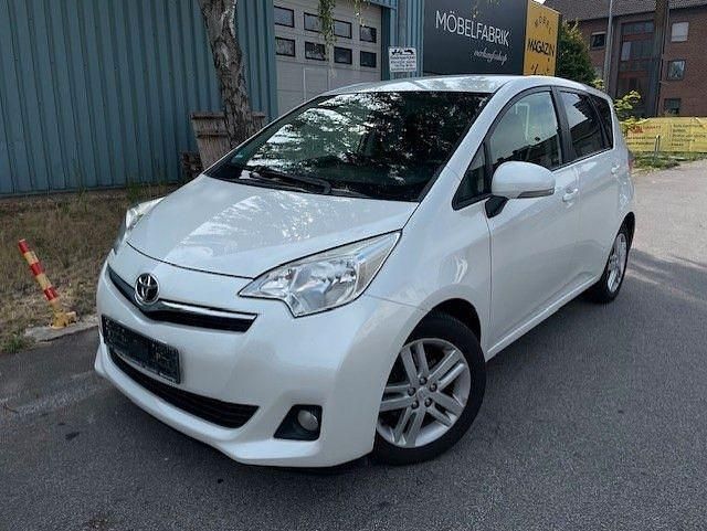 Weiß Gebraucht 2011 Toyota Verso-S Van / Kleinbus | 3.399 € (Guter Preis) - Bild 1/4