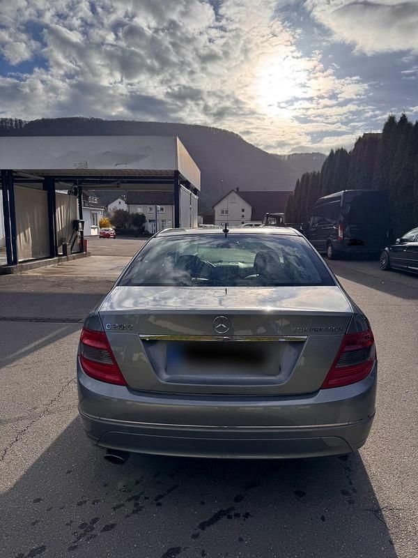 Gebraucht Mercedes C200 183 PS (134 kW) 2008 Grau Limousine
