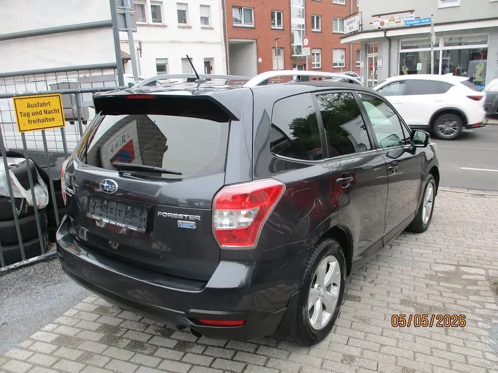 Usado Subaru Forester Exclusive+ 147 CV (108 kW) 2014 Gris SUV
