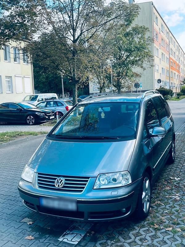 Gold Gebraucht 2004 VW Sharan Highline Van / Kleinbus | 3.100 € - Bild 1/4
