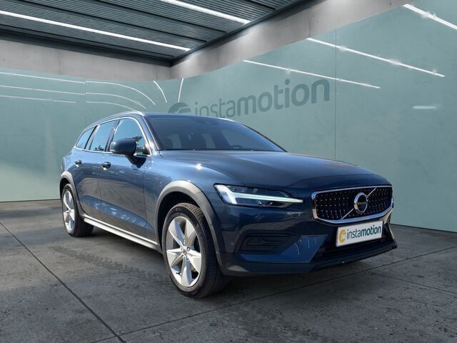 Gebraucht Volvo V60 CC 197 PS (144 kW) 2022 Blau Kombi