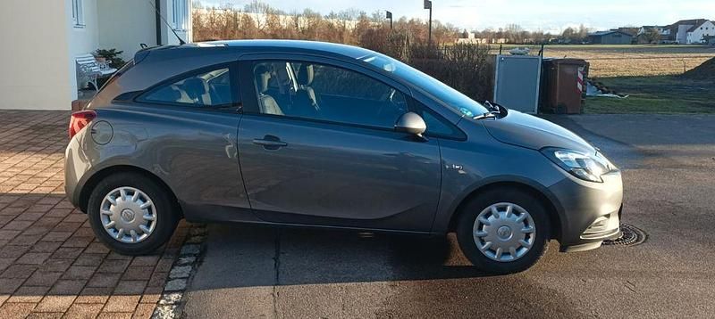 Gebraucht Opel Corsa 90 PS (66 kW) 2015 Silber Kleinwagen