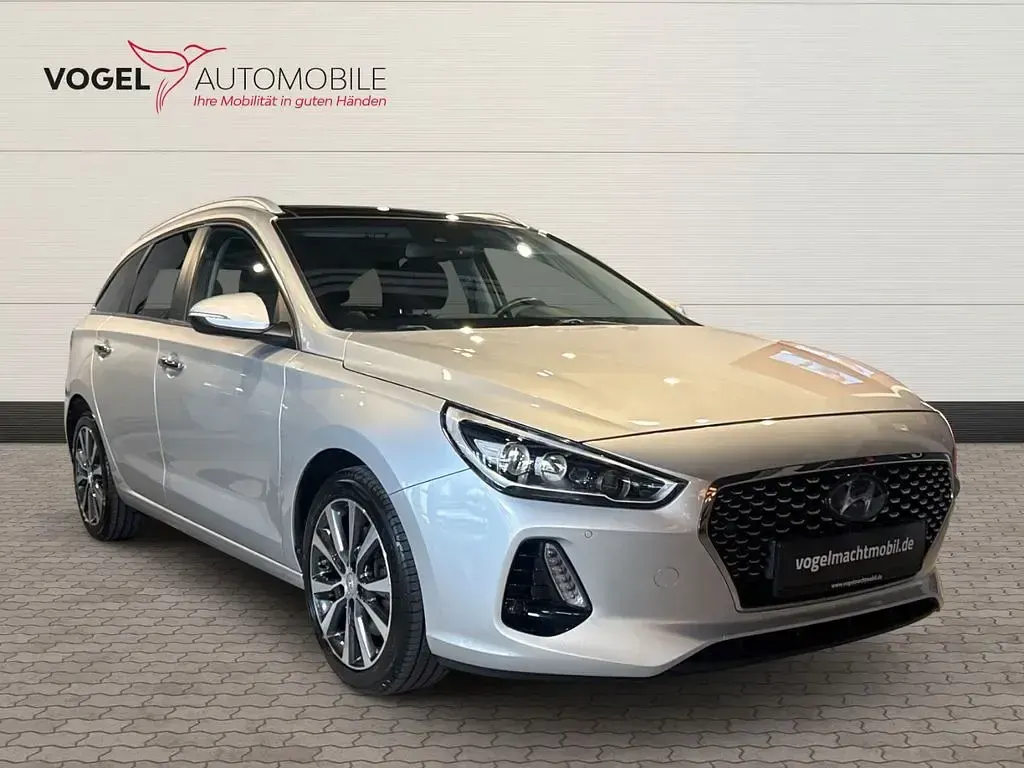Gebraucht Hyundai i30 Premium 140 PS (102 kW) 2018 Silber Kombi