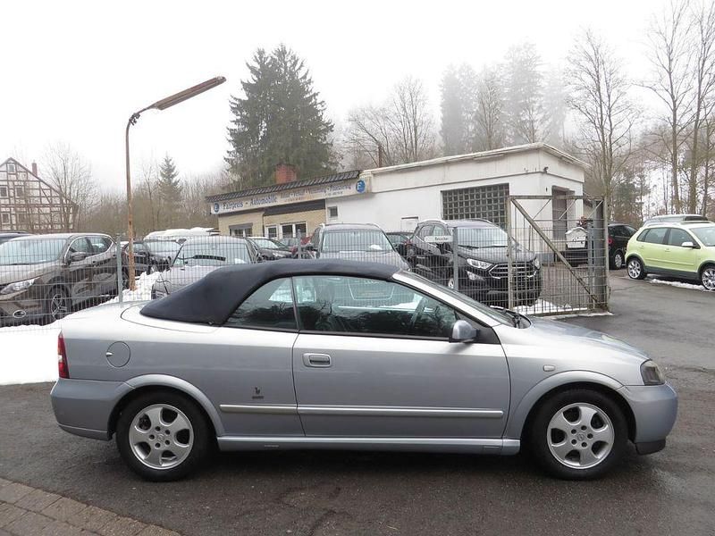 Gebraucht Opel Astra Cabriolet 125 PS (91 kW) 2001 Silber Cabrio
