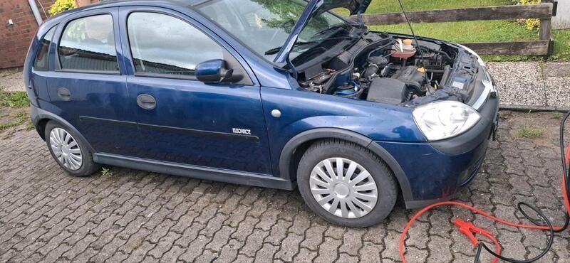Blau Gebraucht 2002 Opel Corsa Limousine | 600 € (Guter Preis) - Bild 1/4
