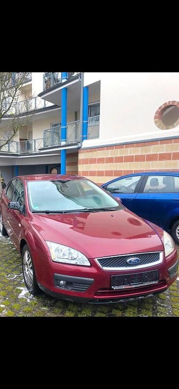 Second-hand Ford Focus 100 CP (73 kW) 2004 Roșu Hatchback