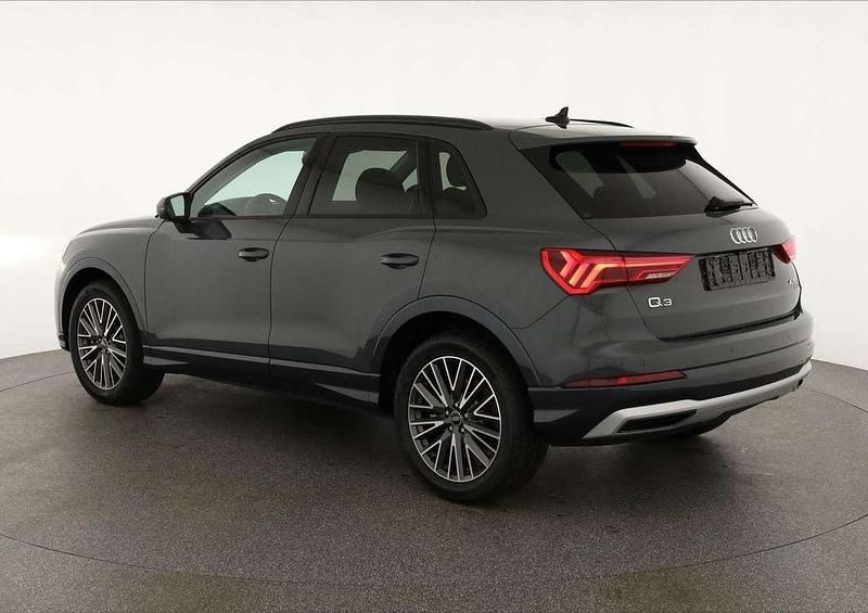 Nanograu metallic Gebraucht 2025 Audi Q3 Advanced SUV | 46.595 € (Etwas zu teuer) - Bild 1/2
