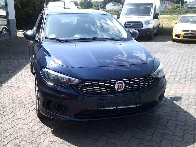 Gebraucht Fiat Tipo Easy 120 PS (88 kW) 2016 Blau Limousine