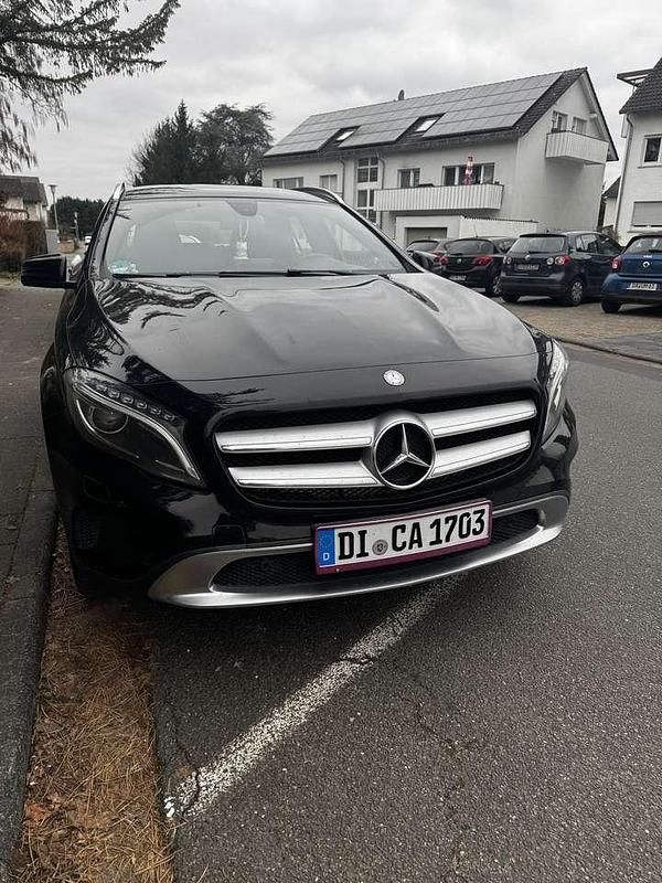 Gebraucht Mercedes GLA180 122 PS (89 kW) 2016 SUV