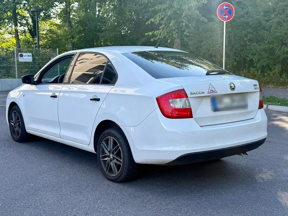 Gebraucht Skoda Rapid 105 PS (77 kW) 2014 Weiß Kleinwagen