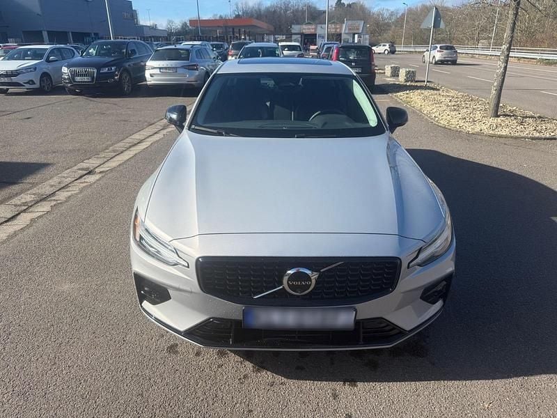 Gebraucht Volvo S60 250 PS (183 kW) 2024 Silber Limousine
